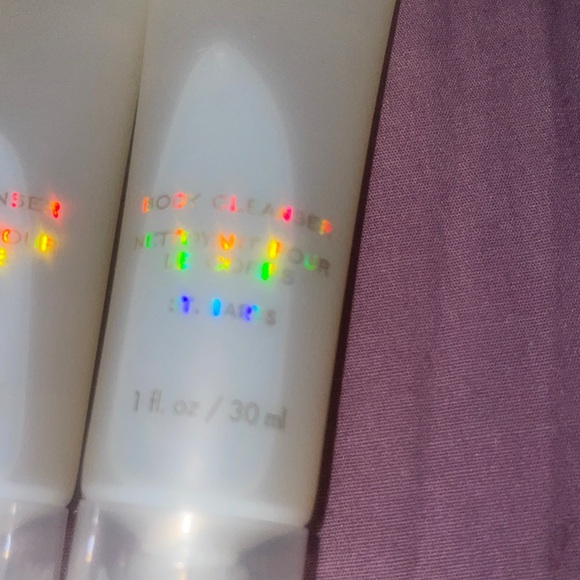 OUAI travel size body cleanser - Picture 3 of 4